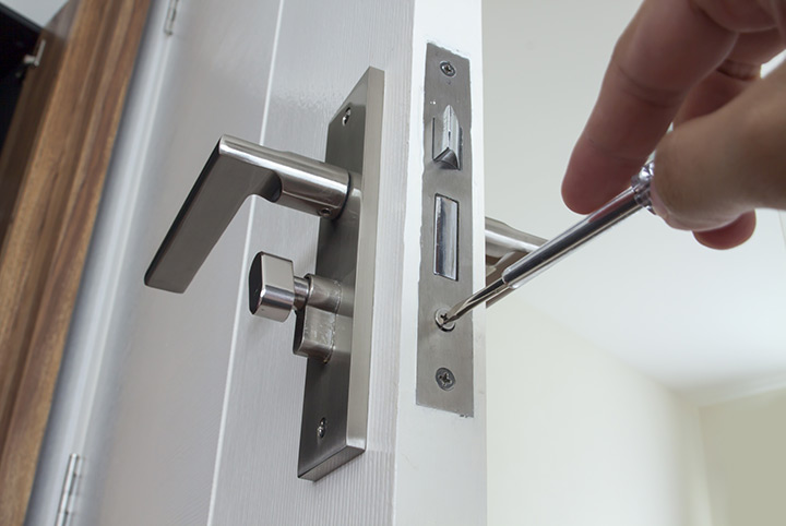 Our local locksmiths are able to repair and install door locks for properties in Winchmore Hill and the local area.